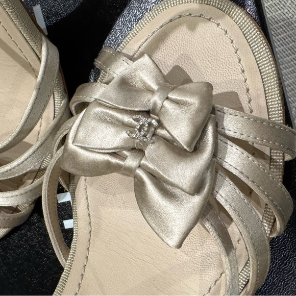 Chanel 13P Beige Satin Crystal CC Bow High Heels Size 38.5 - Picture 6 of 10